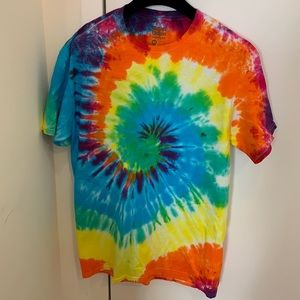 Universal rainbow tie dye t shirt size M